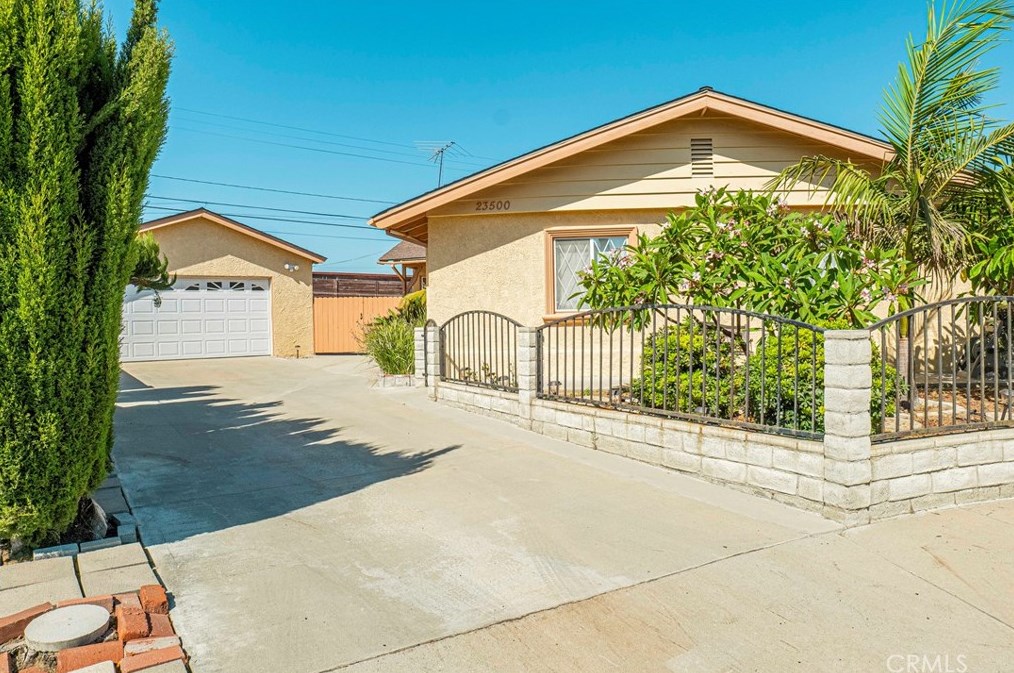 23500 Atmore, Long Beach, CA 90745
