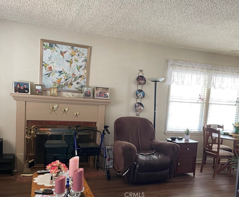 810 E Luray St, Long Beach, CA 90807