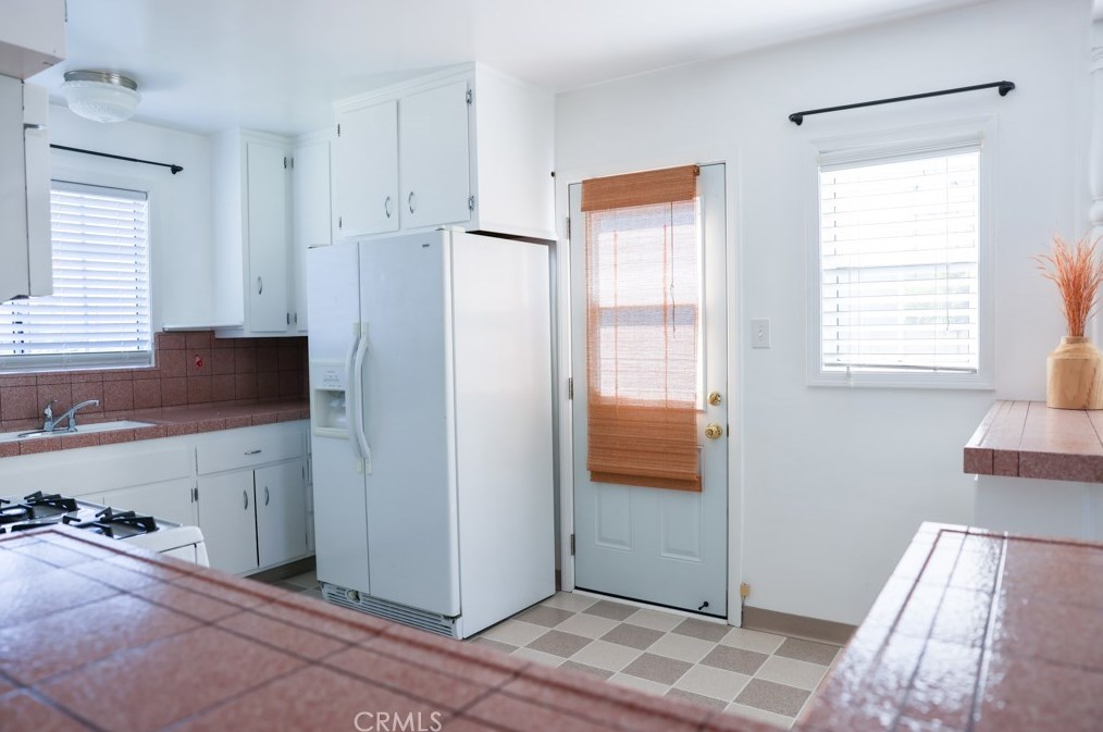 4207 Artesia Blvd, Torrance CA  90504-3105 exterior