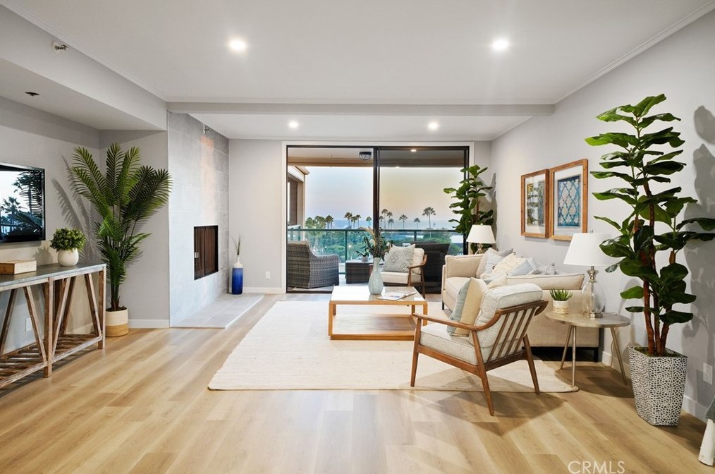 130 The Village #201, Redondo Beach, CA 90277