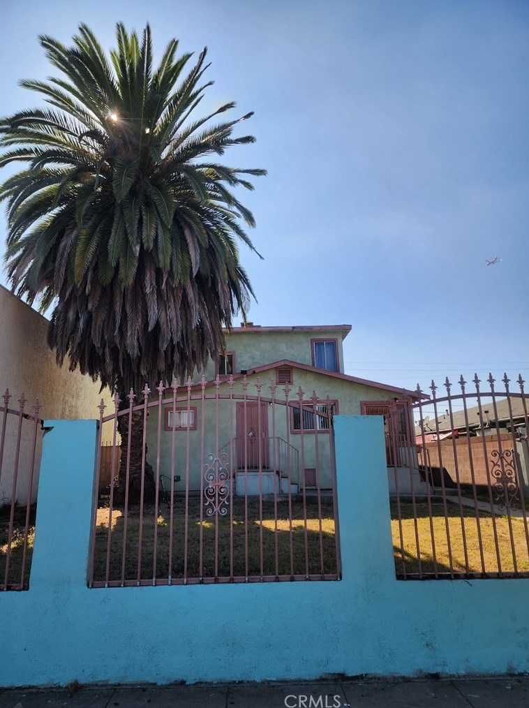 10505 Vermont Ave, Los Angeles, CA 90044-3021