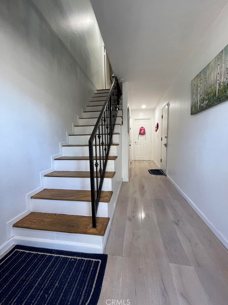 14120 Yukon Ave, Hawthorne, CA 90250-8600