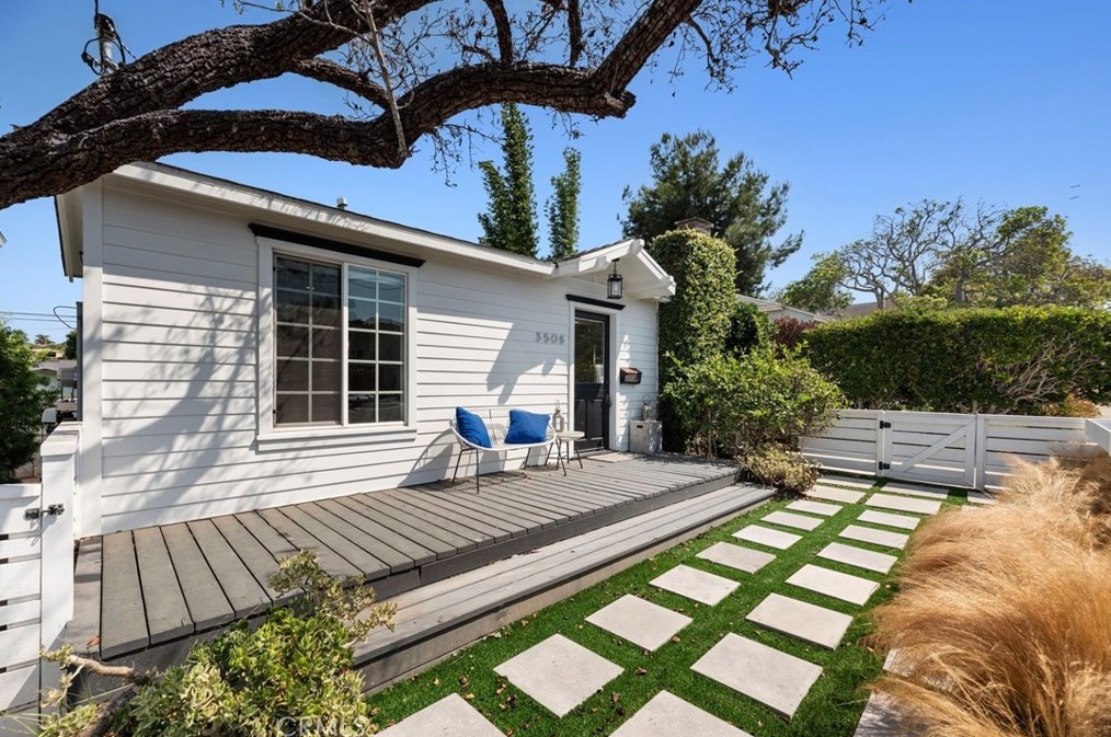 3508 Pacific Ave, Manhattan Beach, CA 90266-3560