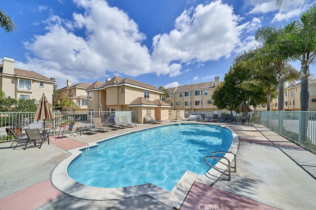 2825 Plaza Del Amo, Torrance CA  90503-9372 exterior