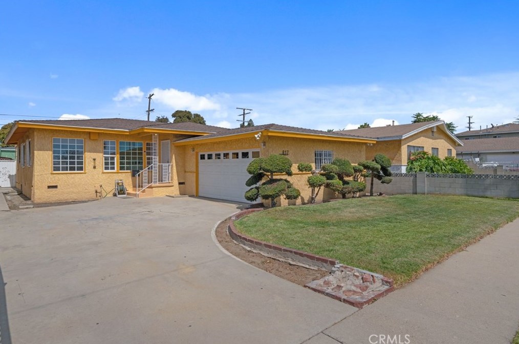 817 Stockwell St, Compton, CA 90222-3417