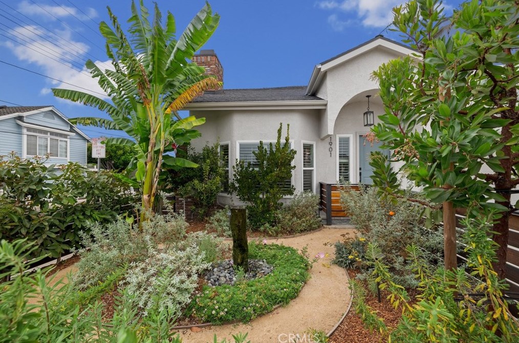 1901 Harriman Ln, Redondo Beach, CA 90278-4225