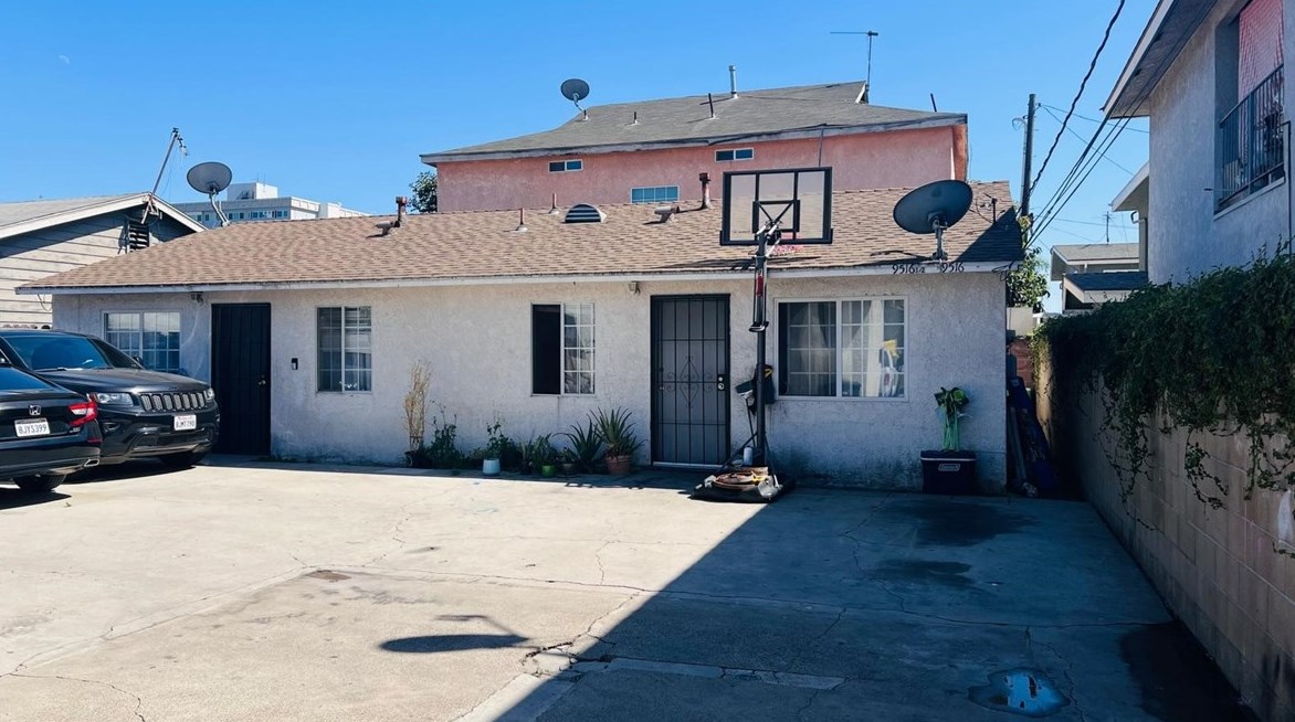 9518 Mayne St, Bellflower, CA 90706-5217