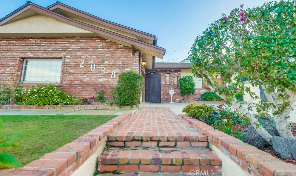 2038 Santa Rena Dr, Palos Verdes Estates, CA 90275