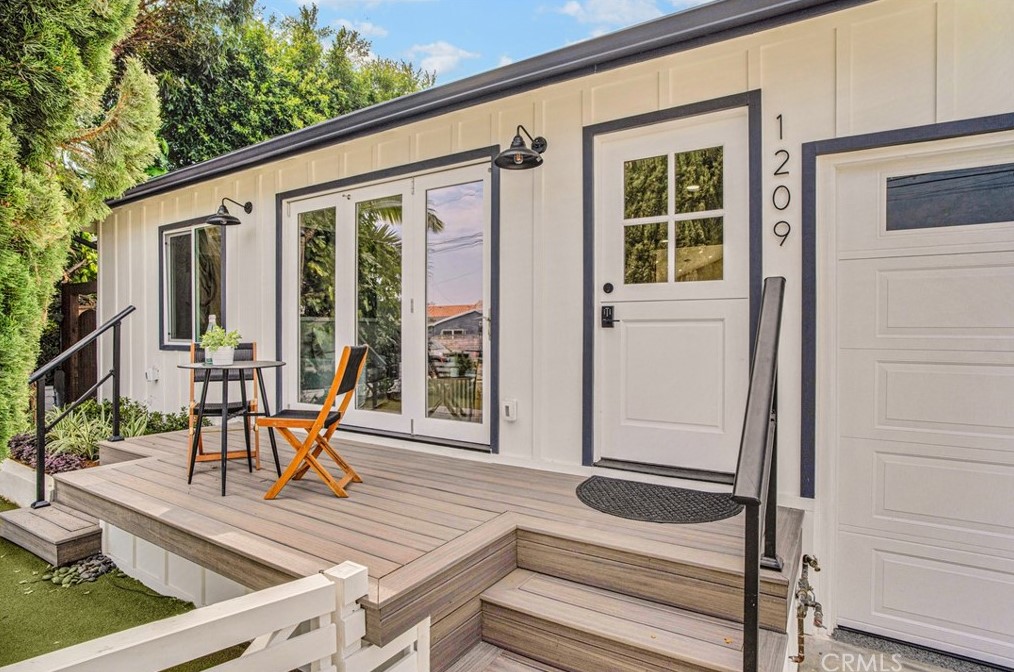 1209 Ford Ave, Redondo Beach, CA 90278-4023