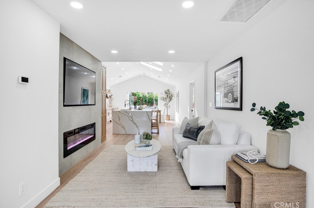 1209 Frd Ave, Redondo Beach CA  90278-4023 exterior