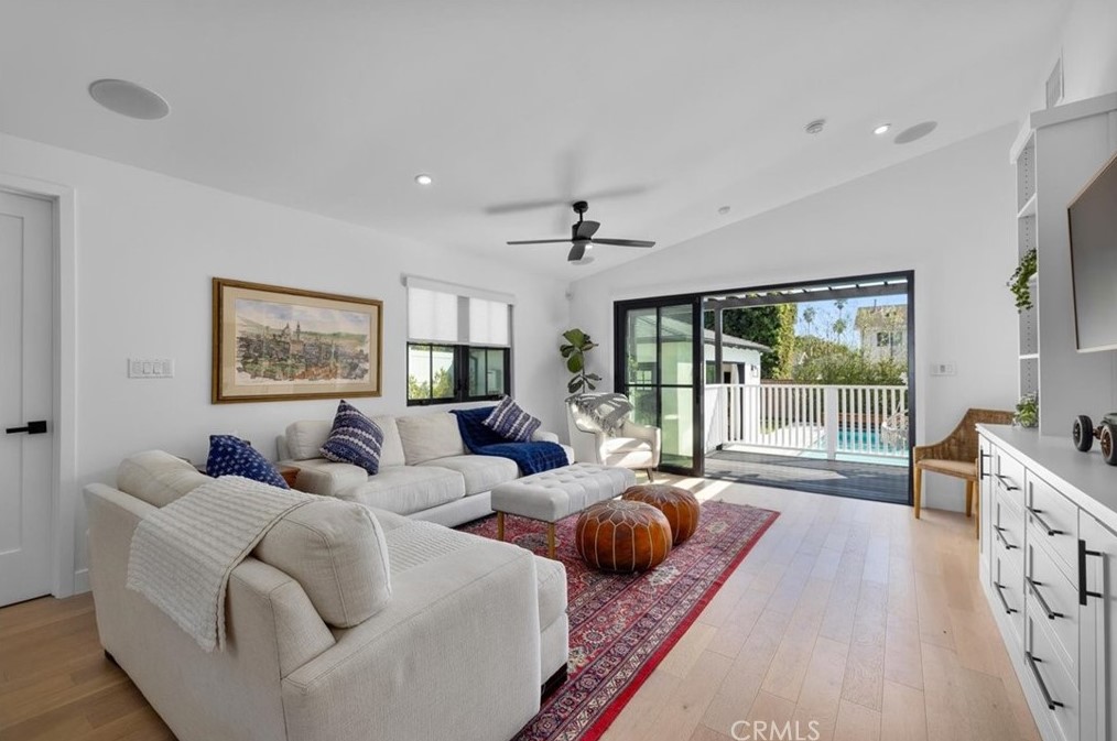6556 82nd St, Los Angeles CA  90003-3020 exterior
