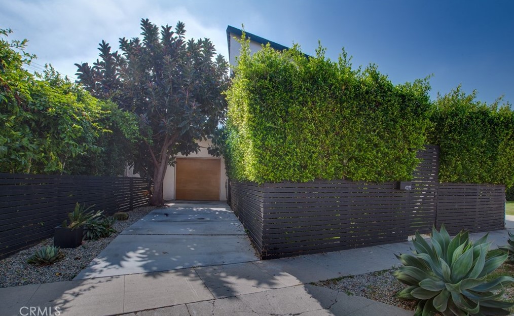 4275 Lindblade Dr, Los Angeles, CA 90066-5807