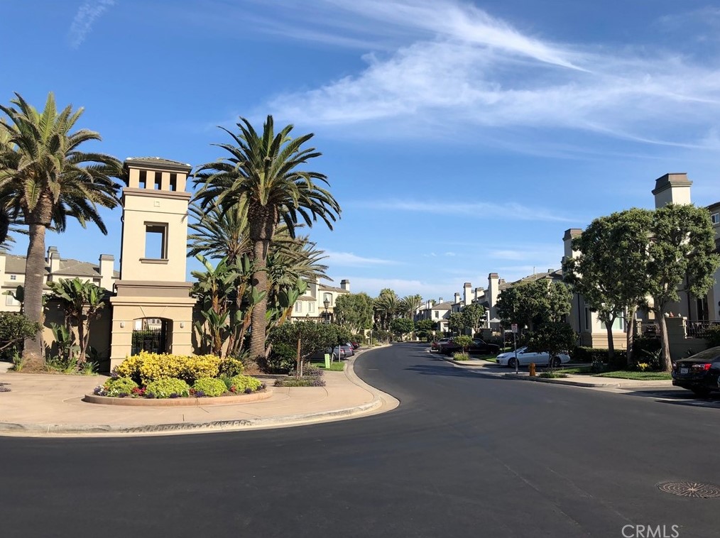6248 Surfboard Cir, Huntington Beach, CA 92648