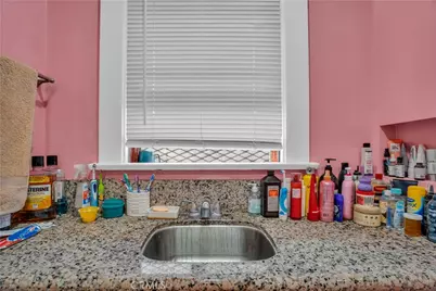 1643 W 46th Street, Los Angeles, CA 90062 - Photo 8