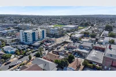 1643 W 46th Street, Los Angeles, CA 90062 - Photo 2