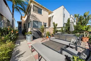 125 9th St, Manhattan Beach, CA 90266 - Photo 4