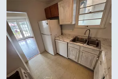 218 N Broadway, Redondo Beach, CA 90277 - Photo 18