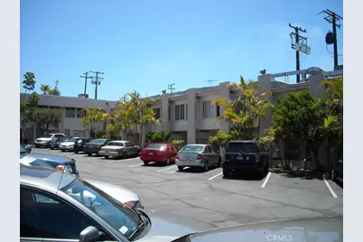 2100 N Sepulveda Boulevard #19, Manhattan Beach, CA 90266 - Photo 1