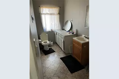 1610 N Fries Avenue, Wilmington, CA 90744 - Photo 22