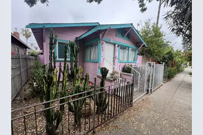 1137 Cabrillo Avenue, Venice, CA 90291 - Photo 1