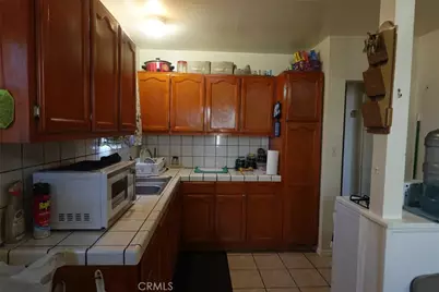 533 W Almond Street, Compton, CA 90220 - Photo 2