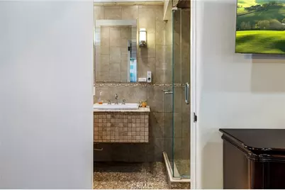 1729 W 51st Place, Los Angeles, CA 90062 - Photo 32