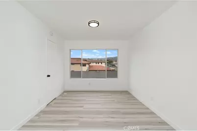 935 W 10th St, San Pedro, CA 90731 - Photo 18