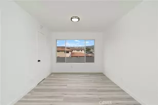 935 W 10th St, San Pedro, CA 90731 - Photo 18