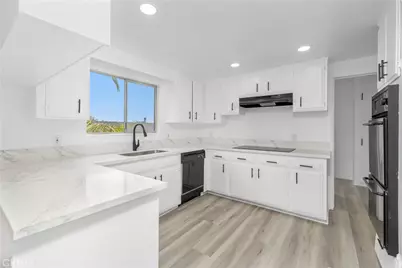 935 W 10th Street, San Pedro, CA 90731 - Photo 2