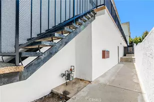 935 W 10th St, San Pedro, CA 90731 - Photo 22