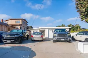 4487 W 131st St, Hawthorne, CA 90250 - Photo 2