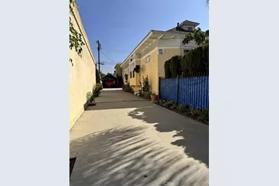 717 E 24th Street, Los Angeles, CA 90011 - Photo 2