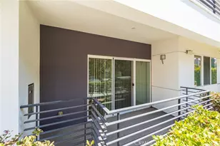 3061 W 12th Pl, Los Angeles, CA 90006 - Photo 30