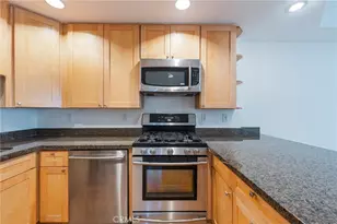 3061 W 12th Pl, Los Angeles, CA 90006 - Photo 20