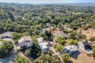 20906 Almazan, Woodland Hills, CA 91364 - Photo 40