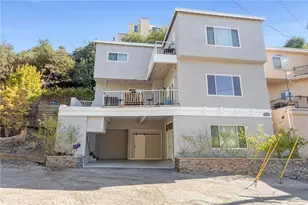 20906 Almazan, Woodland Hills, CA 91364 - Photo 32