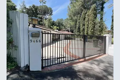 9466 Hidden Valley Place, Beverly Hills, CA 90210 - Photo 2