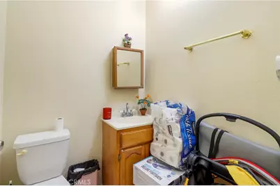 240 E 56th Street, Los Angeles, CA 90011 - Photo 16