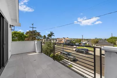 1400 17th Street, Manhattan Beach, CA 90266 - Photo 28