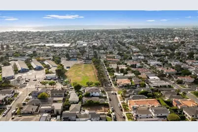 1400 17th Street, Manhattan Beach, CA 90266 - Photo 58