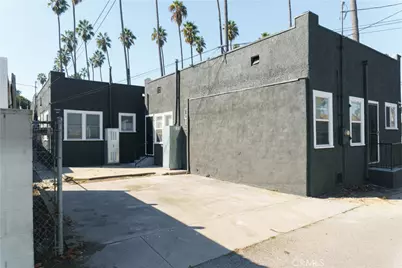 5700 Cimarron St, Los Angeles, CA 90062 - Photo 14