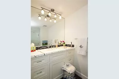 207 S Poinsettia Avenue, Manhattan Beach, CA 90266 - Photo 22