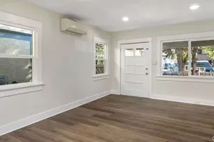 911 W 40th, Los Angeles, CA 90037 - Photo 2