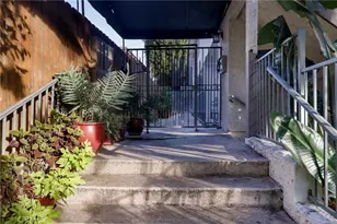 944 Palm Ave, West Hollywood, CA 90069 - Photo 34