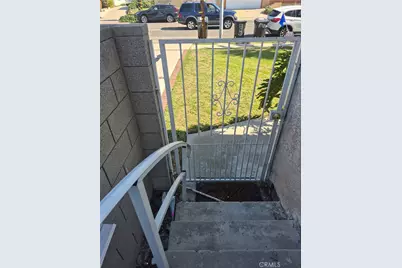 12621 S Hoover, Los Angeles, CA 90044 - Photo 30