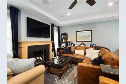 211 E Pine Avenue, El Segundo, CA 90245 - Photo 2