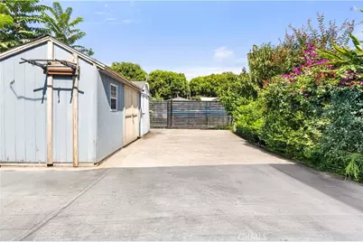 1711 W 59th Place, Los Angeles, CA 90047 - Photo 12