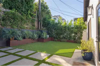 966 Rosecrans Avenue, Manhattan Beach, CA 90266 - Photo 24