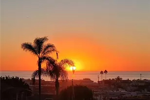 811 6th St, Manhattan Beach, CA 90266 - Photo 50