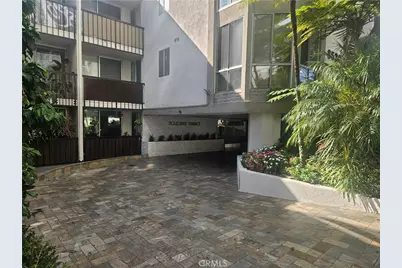 8530 Holloway Drive #303, West Hollywood, CA 90069 - Photo 2